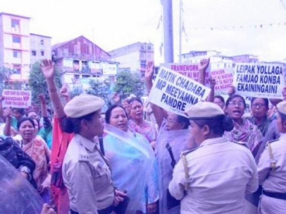 Manipur women vendors on strike protesting against Citizenship Bill Manipur women vendors on strike protesting against Citizenship Bill